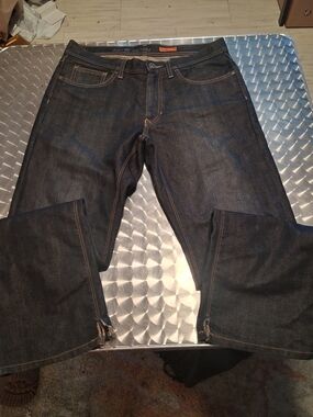 Y2K. Like New. Apt. 9 Dark Wash Men's Jeans - Classic Straight Fit.